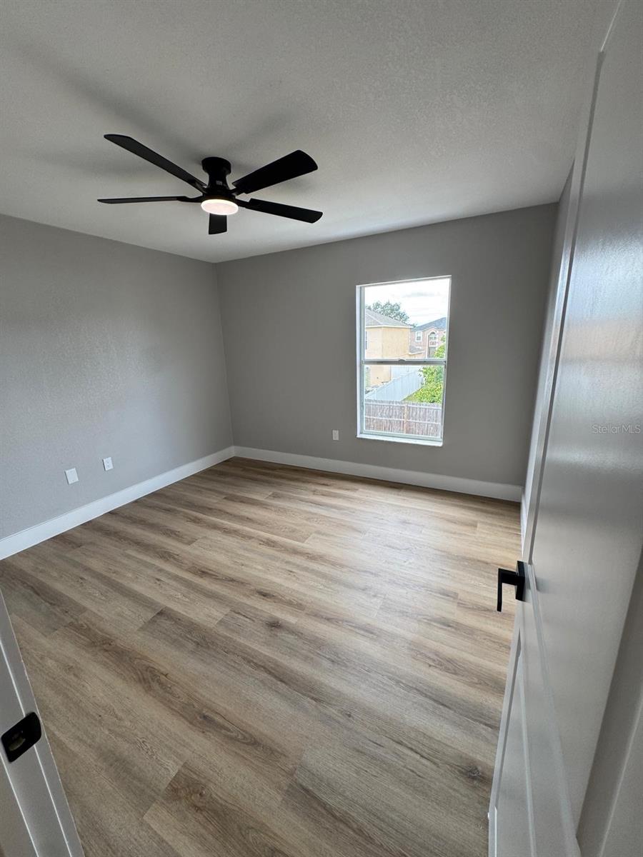 Image 29 of 42 For 1921 Emily Boulevard