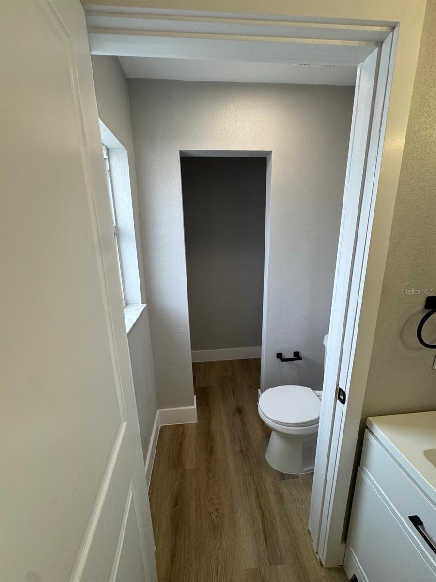 Image 35 of 42 For 1921 Emily Boulevard