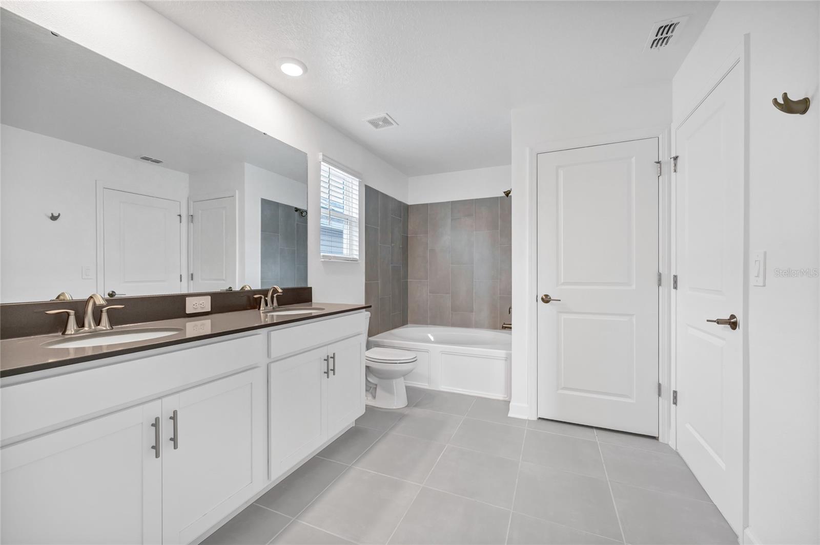 Image 21 of 64 For 9809 Introduction Way