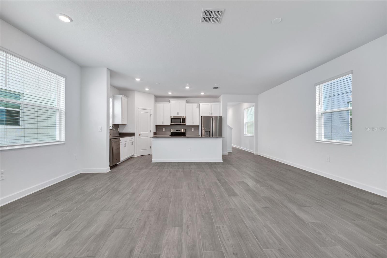 Image 3 of 64 For 9809 Introduction Way