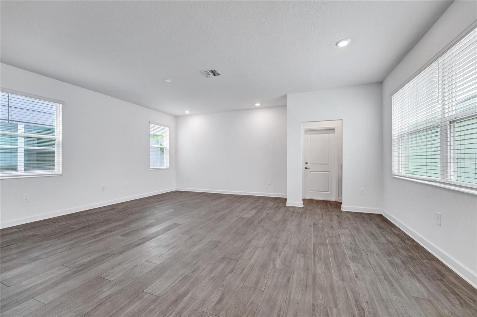 Image 4 of 64 For 9809 Introduction Way