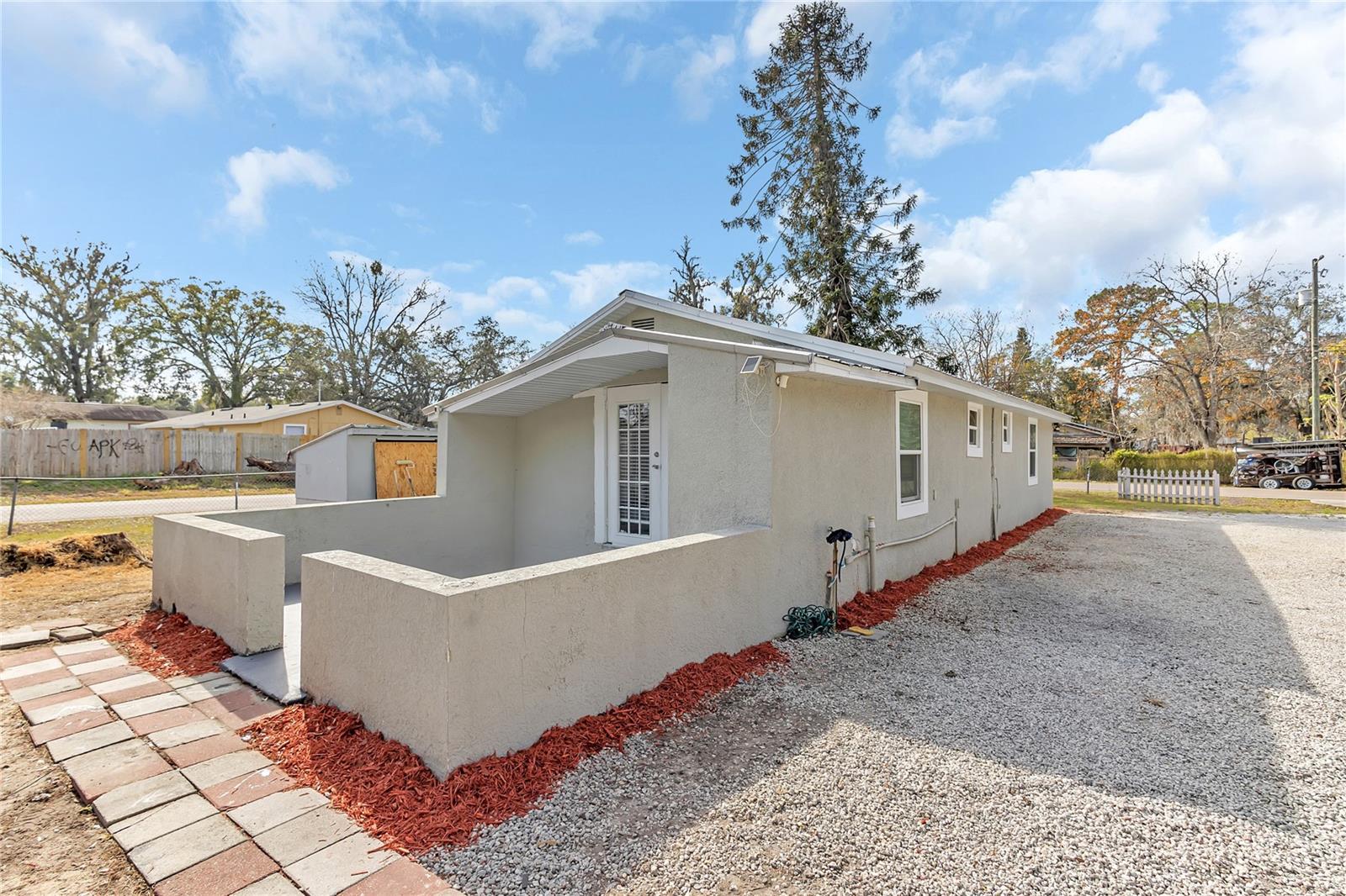 Image 17 of 23 For 2121 Woodland Drive