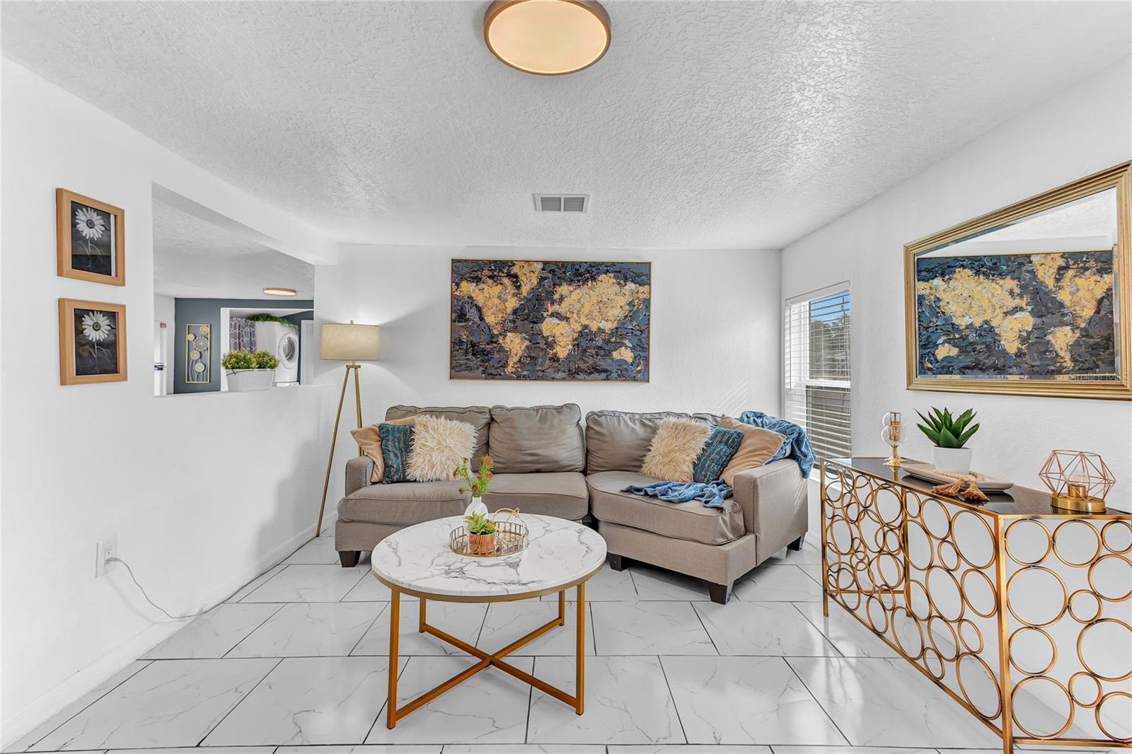 Image 9 of 23 For 2121 Woodland Drive