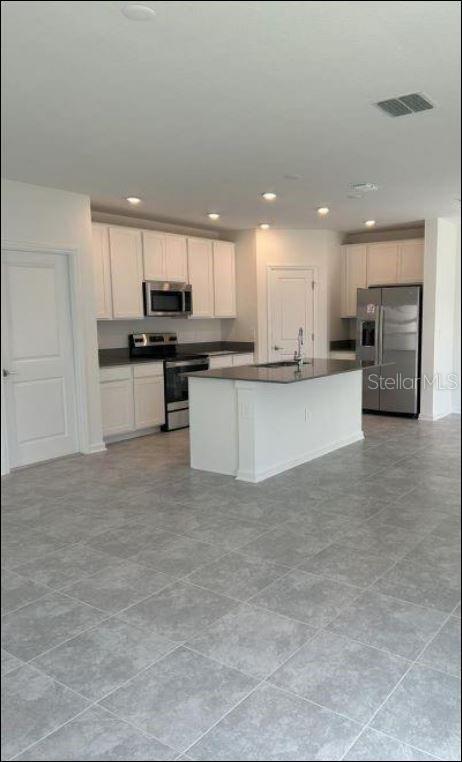 Image 2 of 22 For 323 Heroic Road