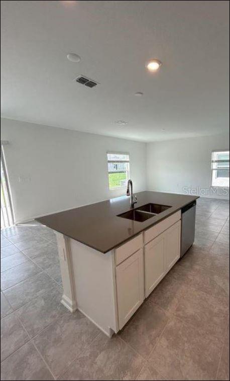 Image 3 of 22 For 323 Heroic Road