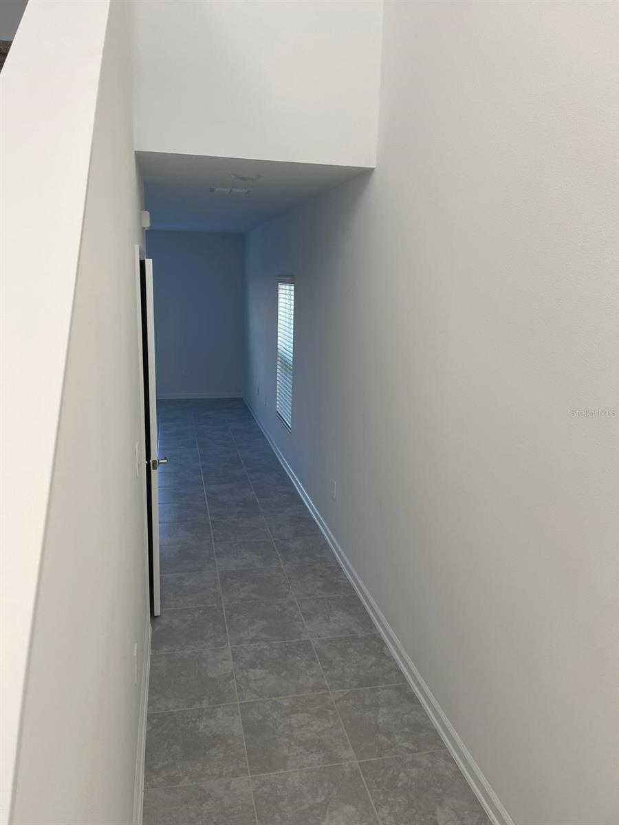 Image 4 of 22 For 323 Heroic Road