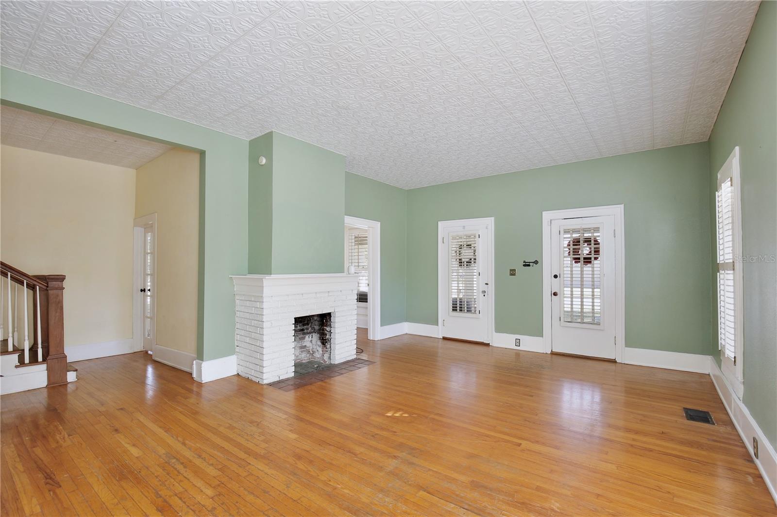 Image 10 of 49 For 2400 Park Avenue