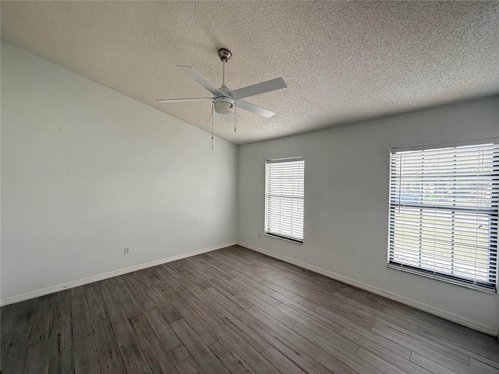 Image 11 of 25 For 3718 Linsbury Street