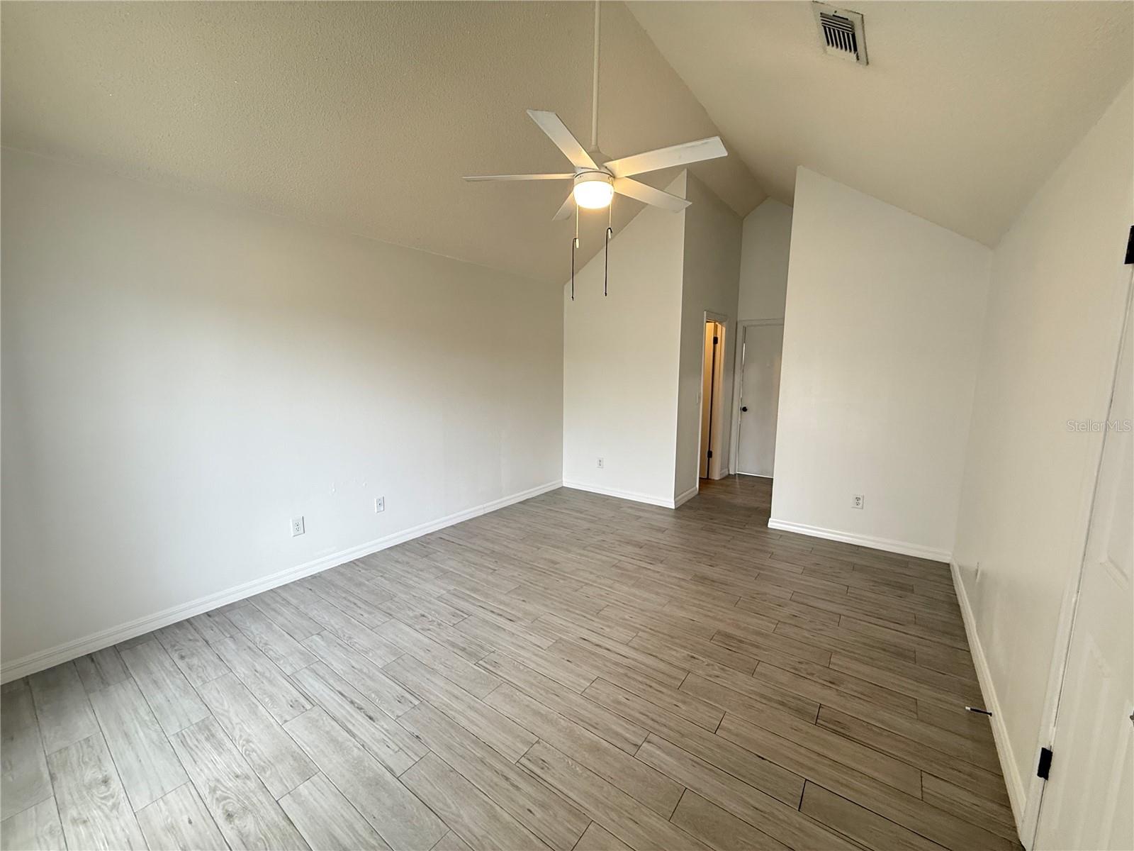 Image 14 of 25 For 3718 Linsbury Street