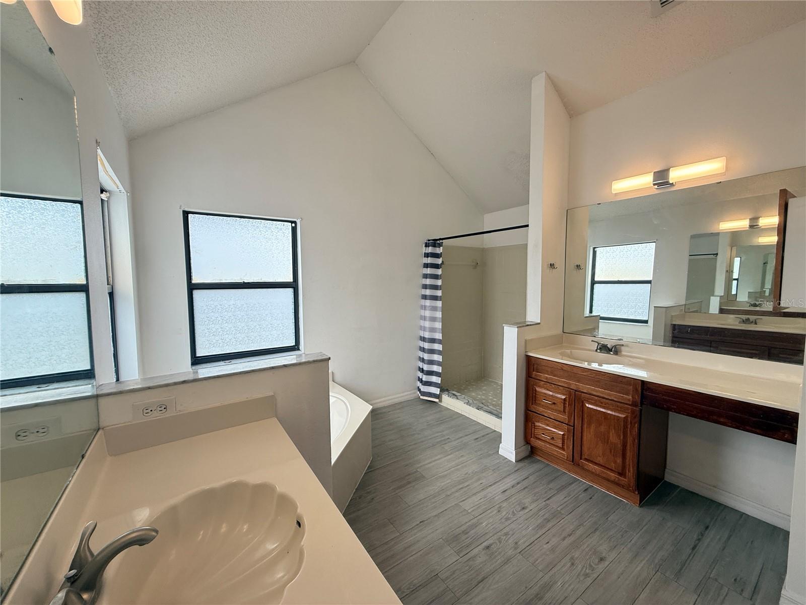 Image 16 of 25 For 3718 Linsbury Street