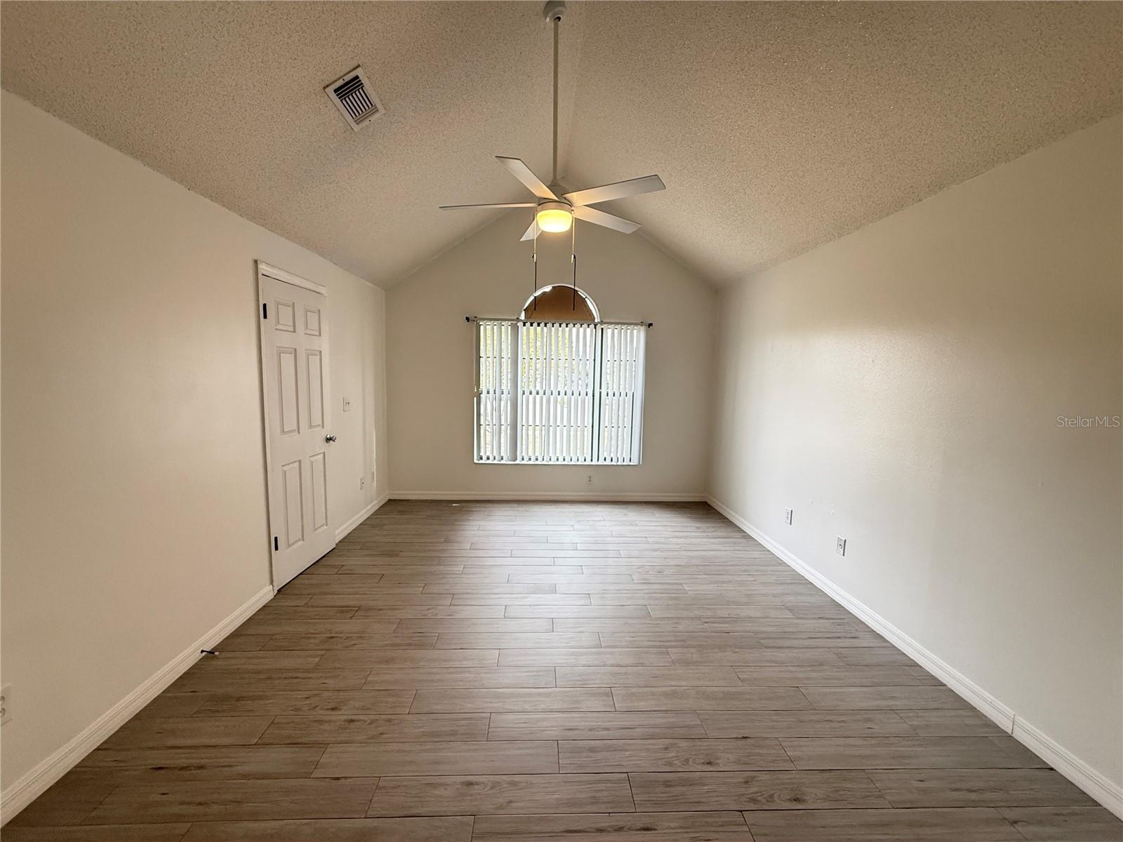 Image 17 of 25 For 3718 Linsbury Street