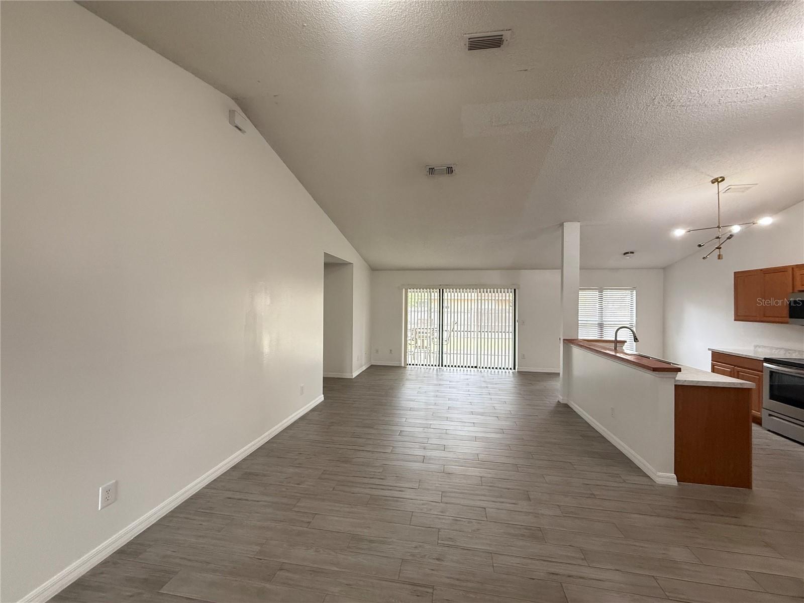 Image 4 of 25 For 3718 Linsbury Street