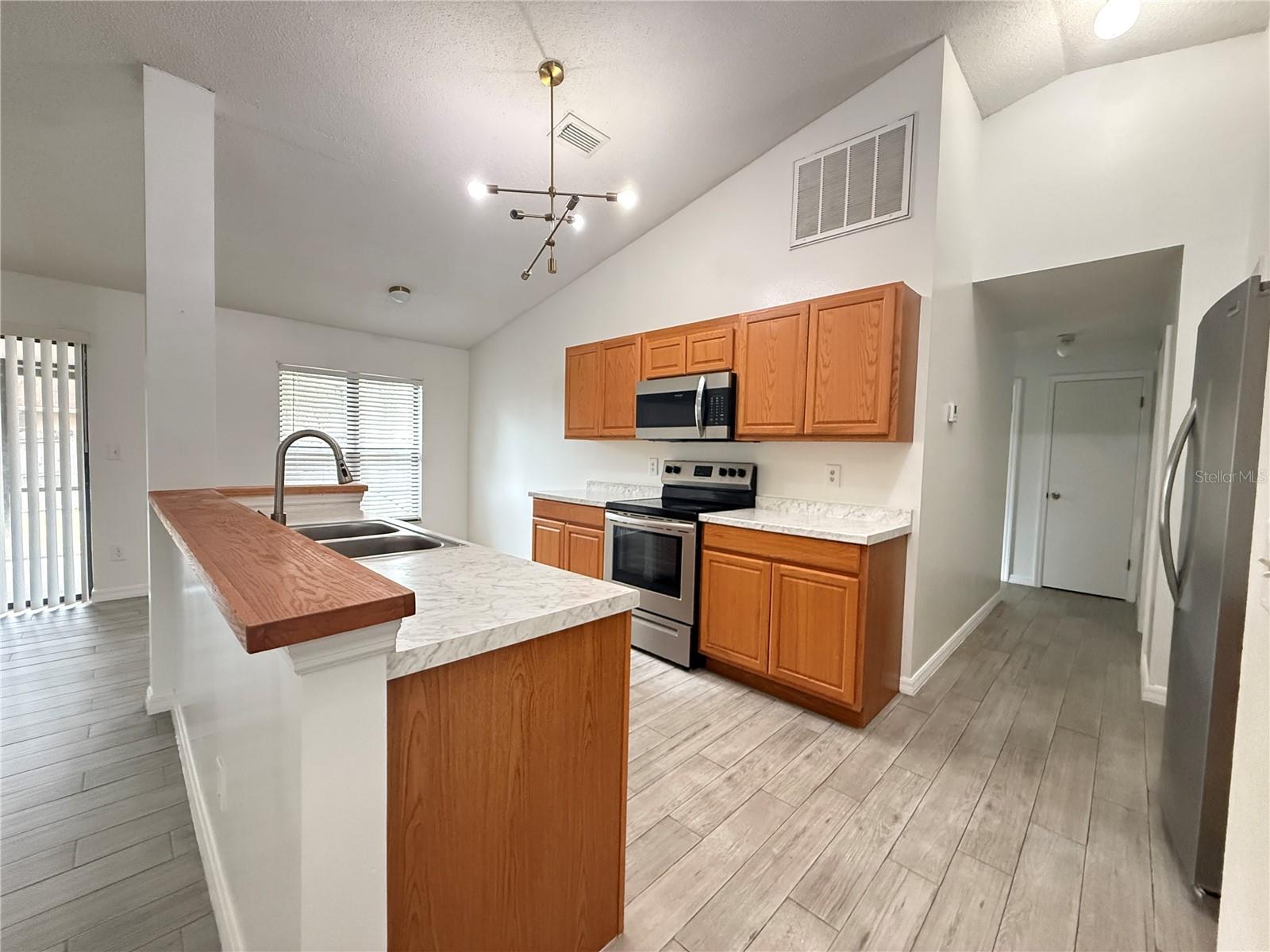 Image 8 of 25 For 3718 Linsbury Street