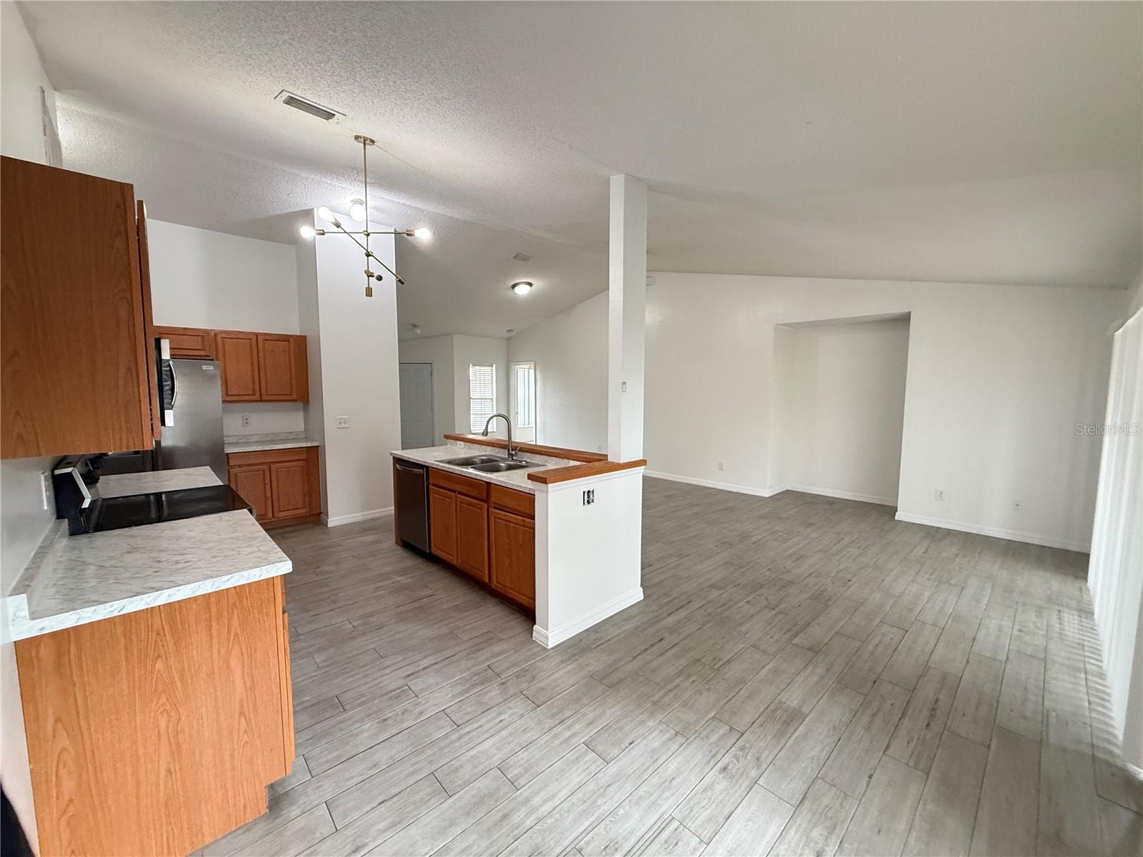 Image 9 of 25 For 3718 Linsbury Street