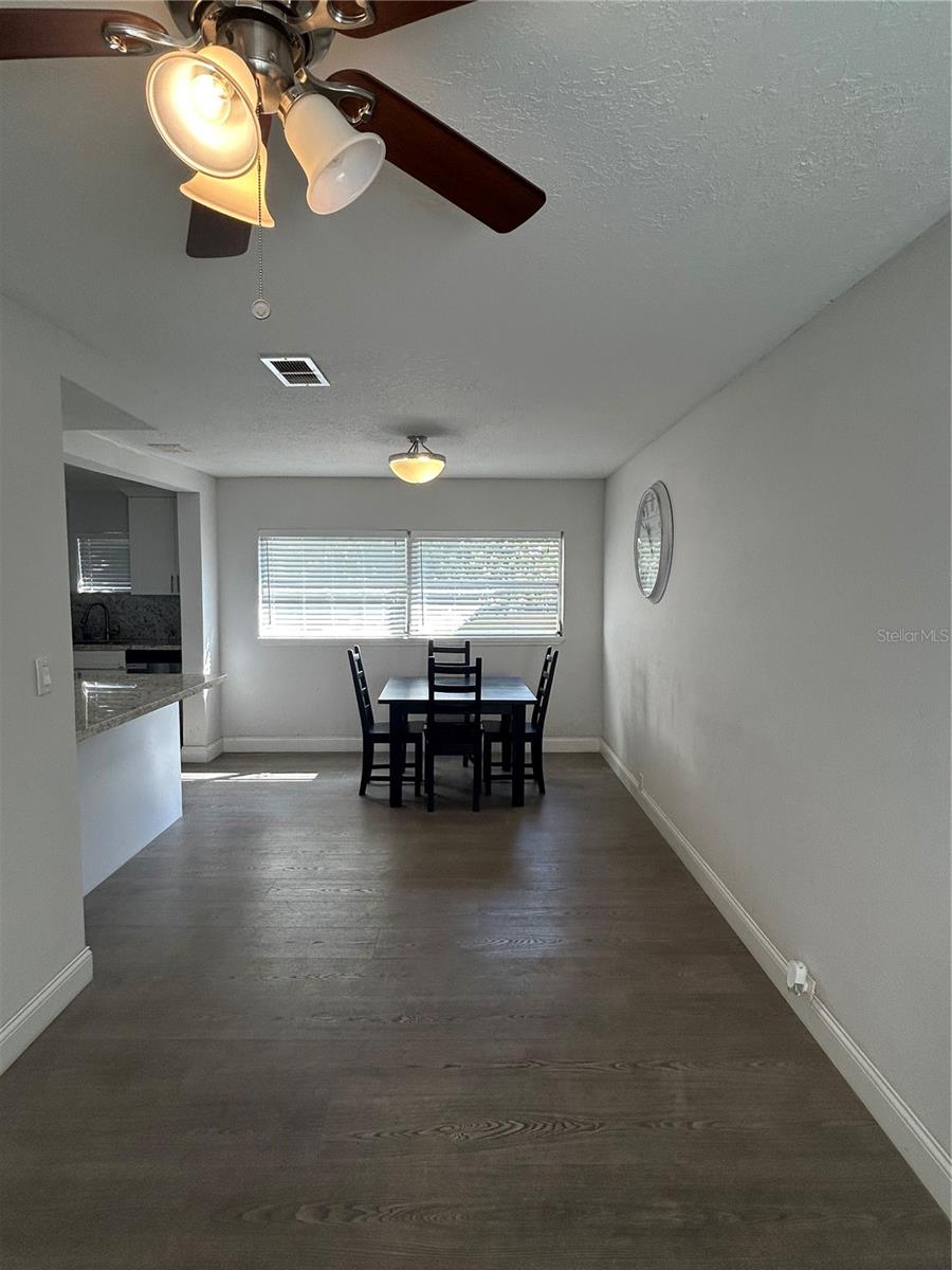 Image 18 of 25 For 48 Par Street