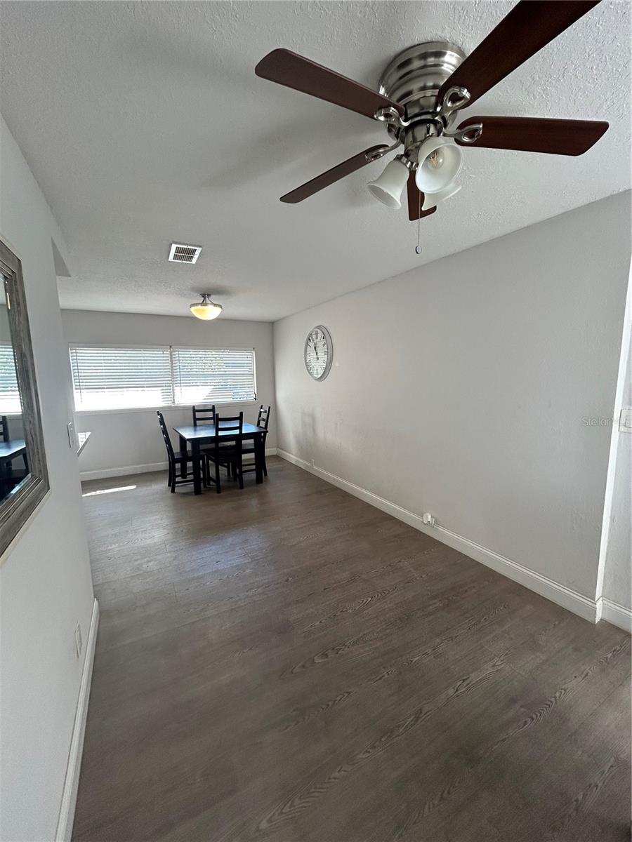 Image 19 of 25 For 48 Par Street