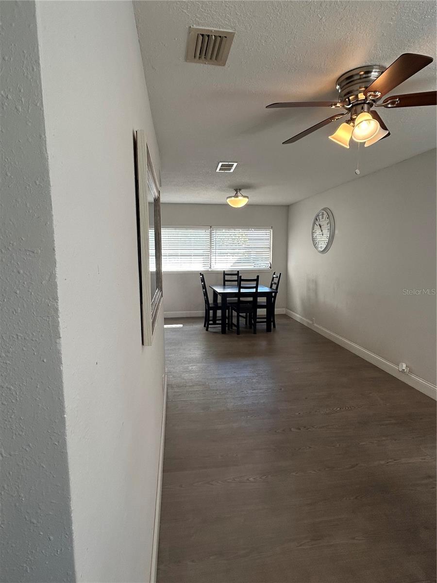 Image 20 of 25 For 48 Par Street