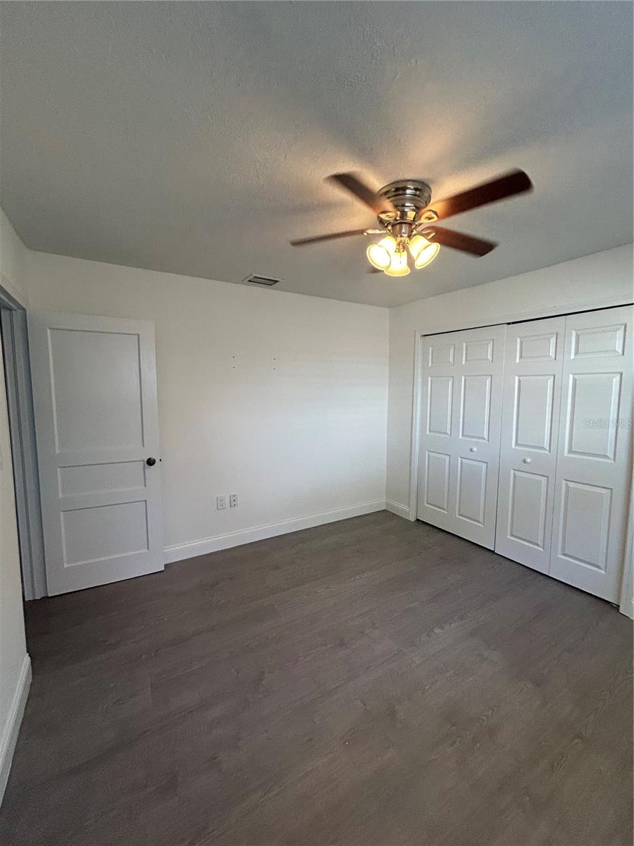 Image 21 of 25 For 48 Par Street