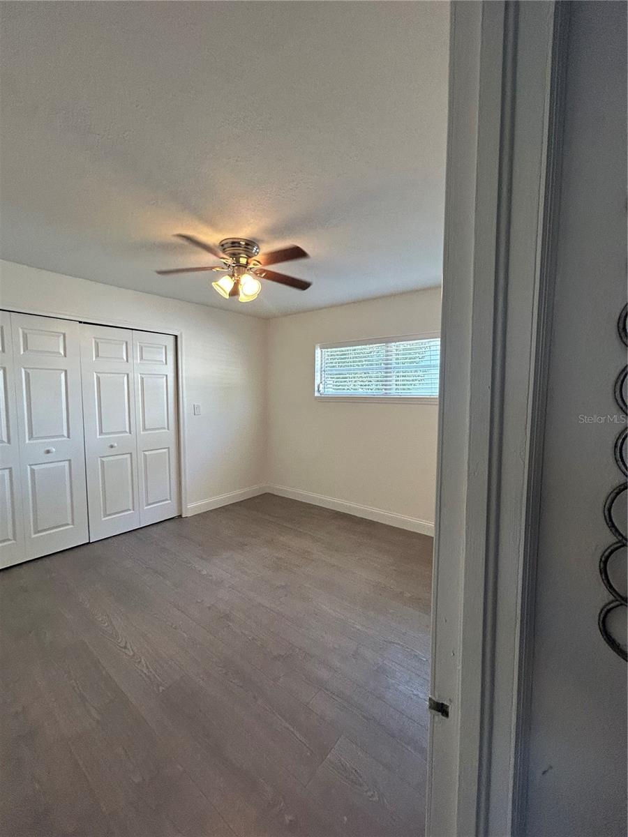 Image 23 of 25 For 48 Par Street