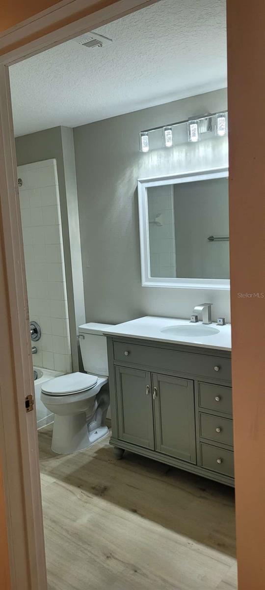 Image 5 of 9 For 14353 Fredricksburg Drive 901