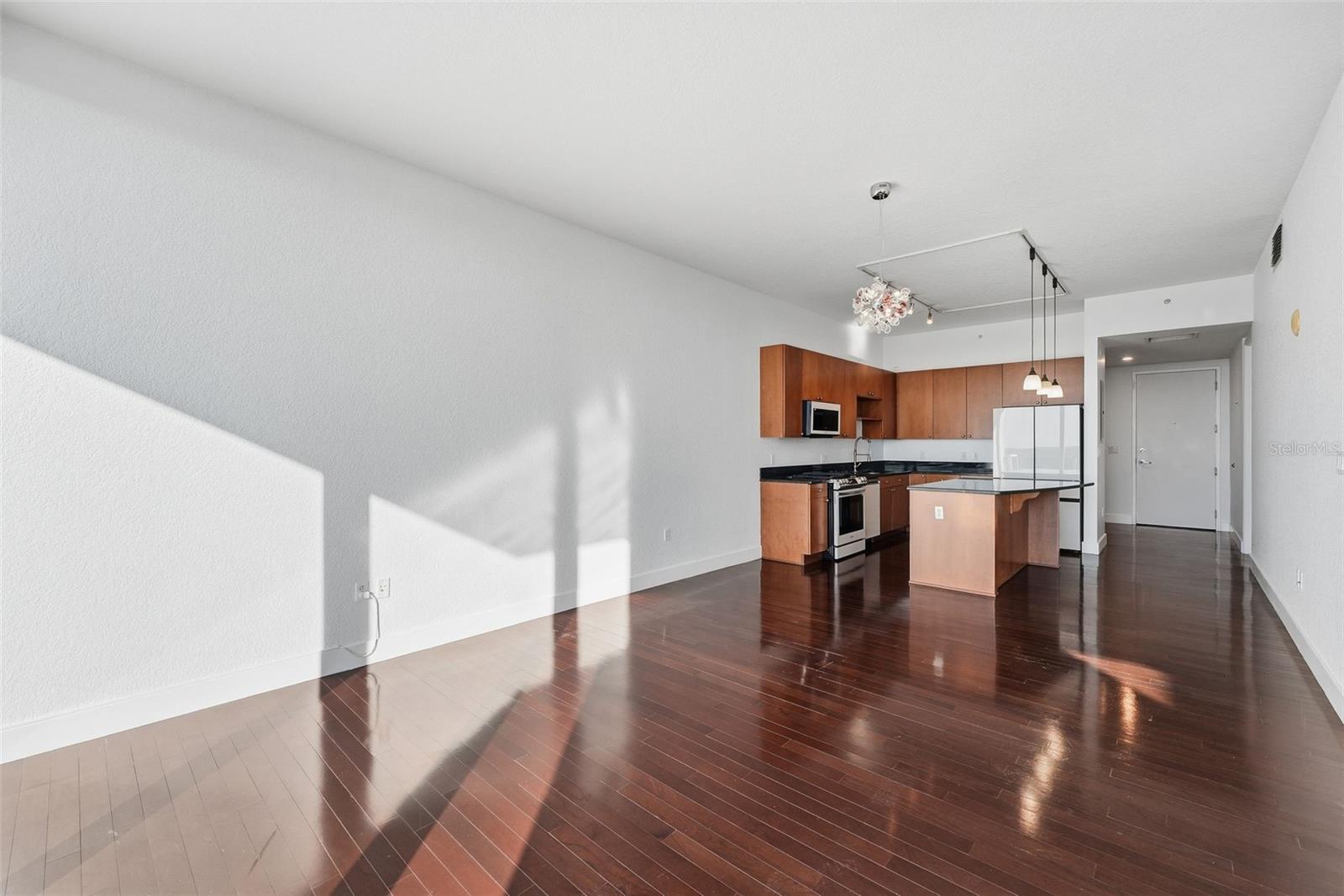 Image 11 of 46 For 150 Robinson Street 2406