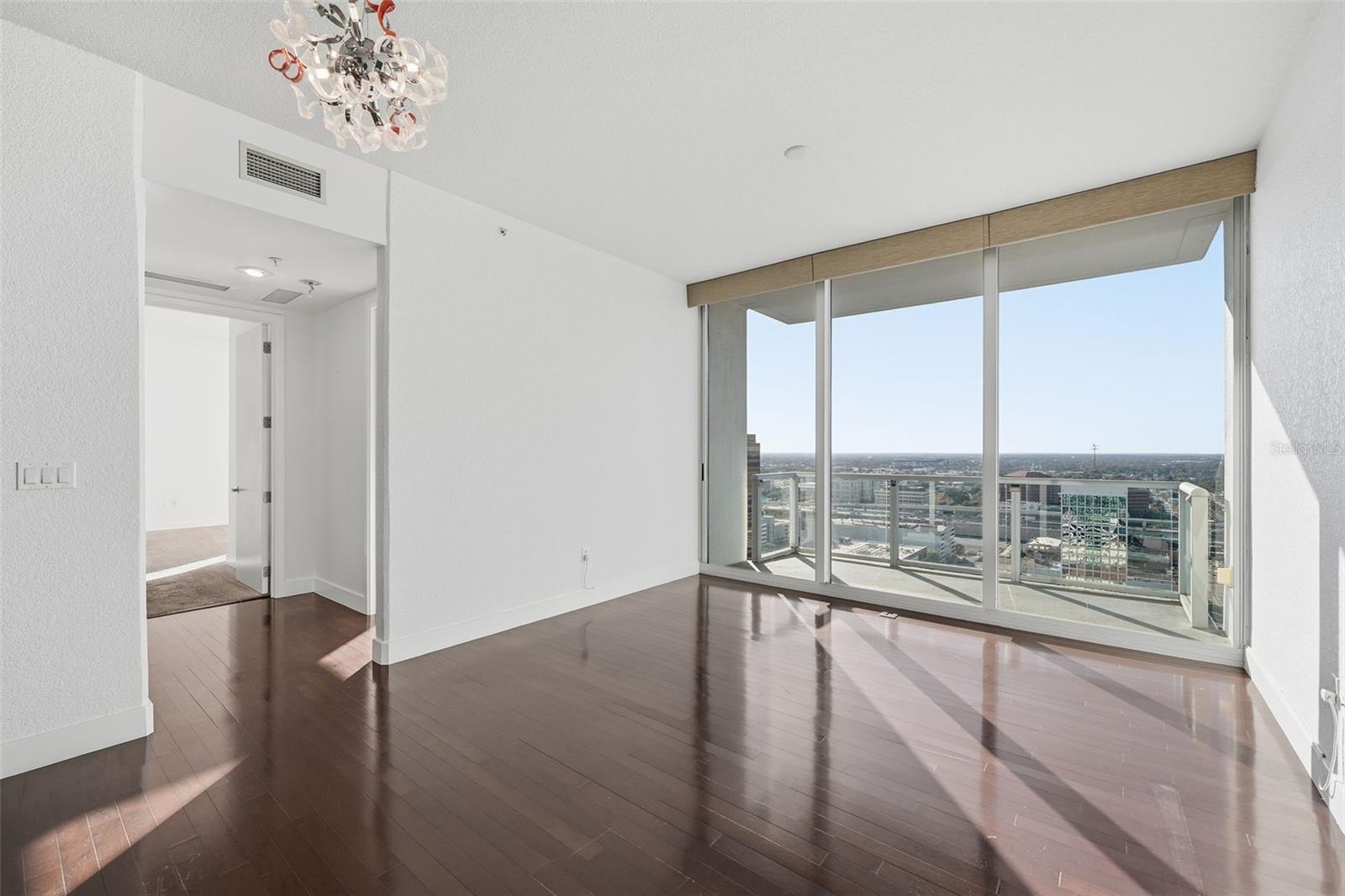 Image 21 of 46 For 150 Robinson Street 2406