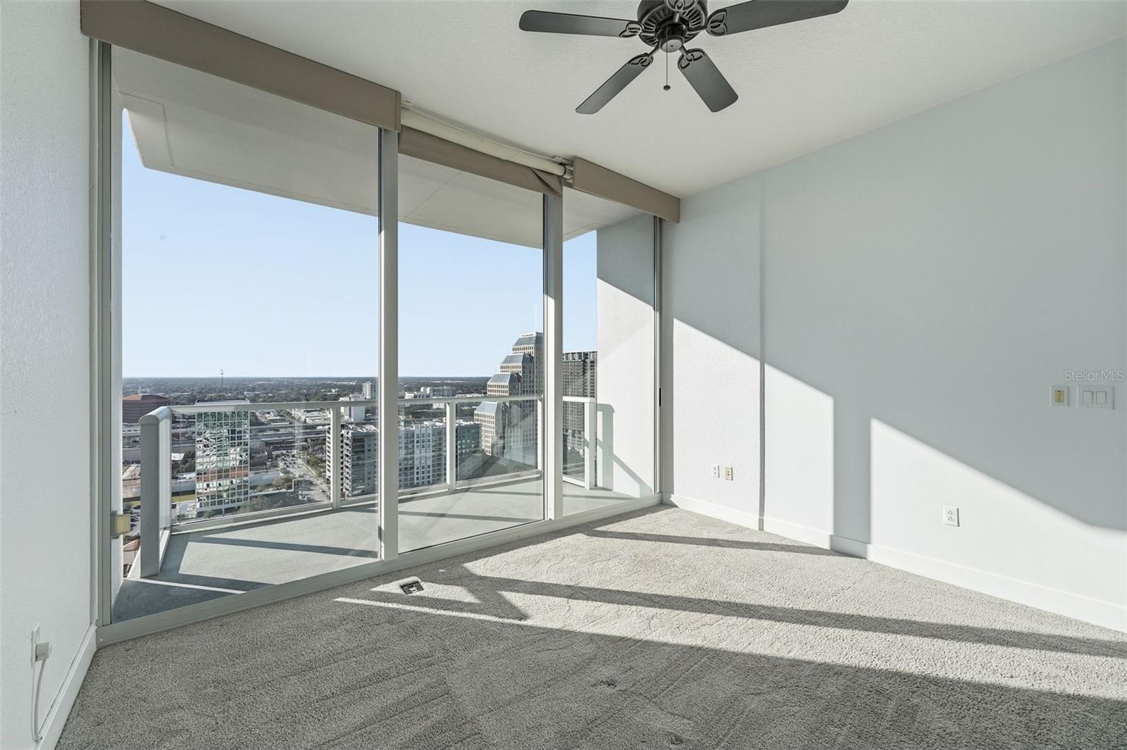 Image 24 of 46 For 150 Robinson Street 2406