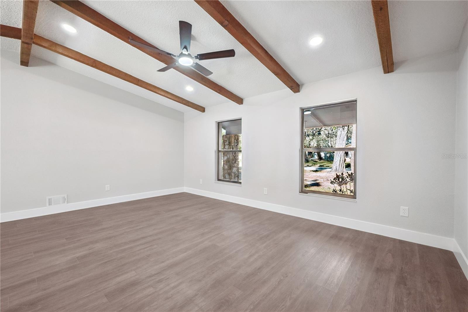 Image 7 of 40 For 344 Ridgewood Street