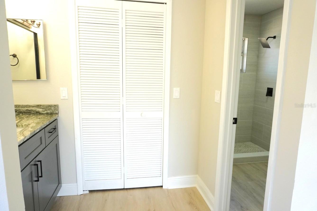 Image 18 of 35 For 7811 Bay Cedar Drive