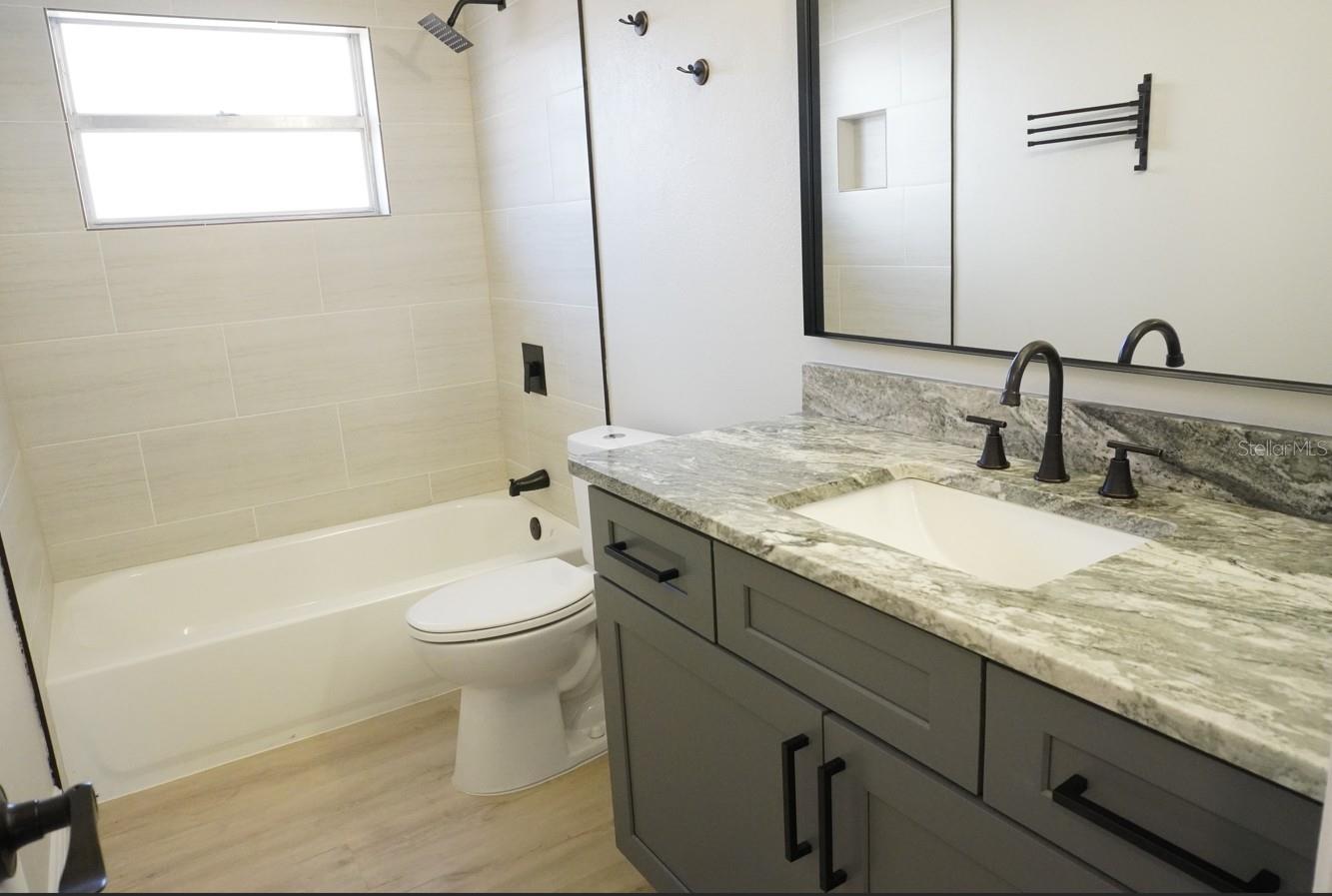 Image 29 of 35 For 7811 Bay Cedar Drive