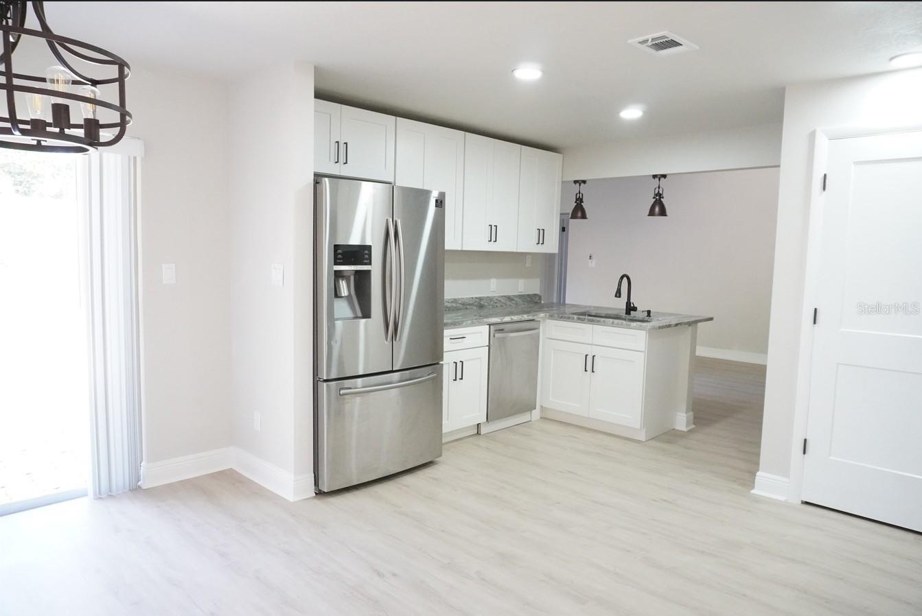 Image 4 of 35 For 7811 Bay Cedar Drive