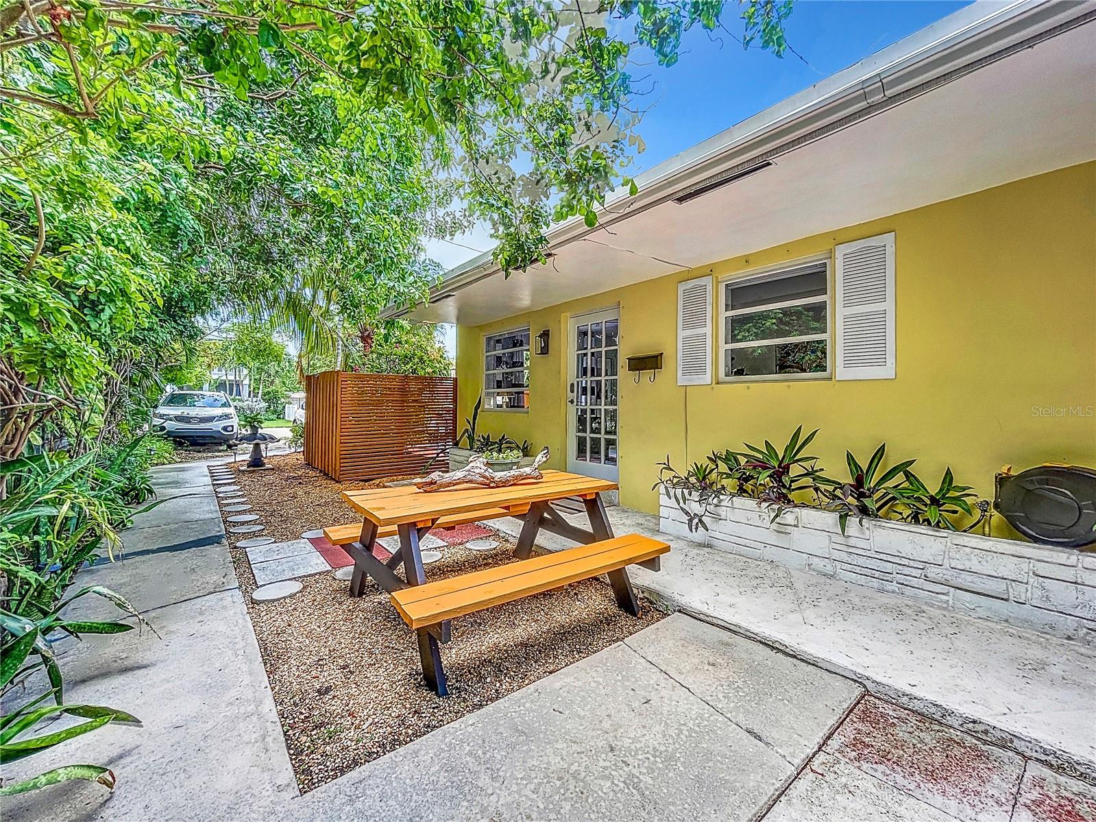 Details for 1478 34th Court A-b, FORT LAUDERDALE, FL 33334