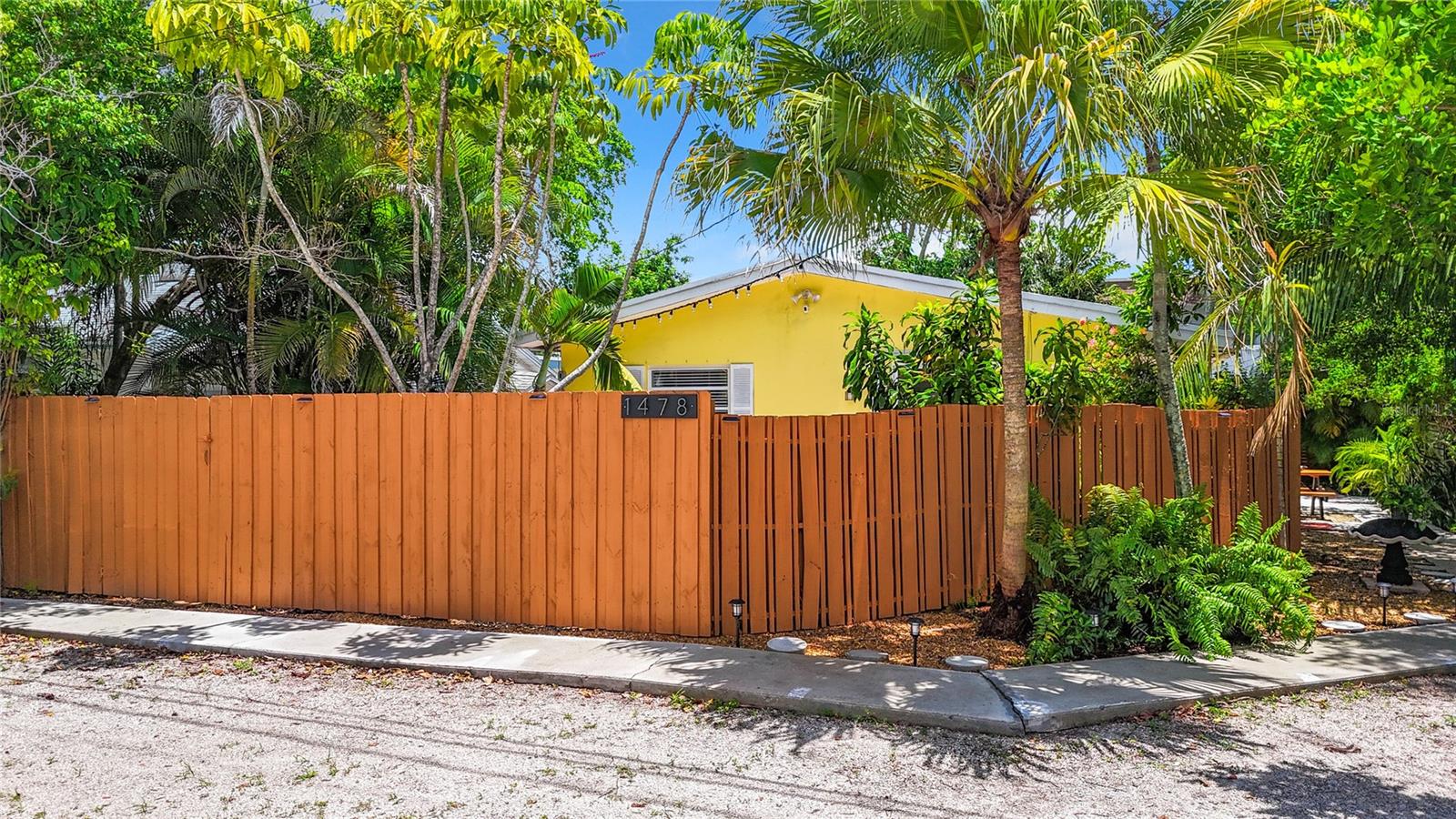 Image 5 of 52 For 1478 34th Court A-b