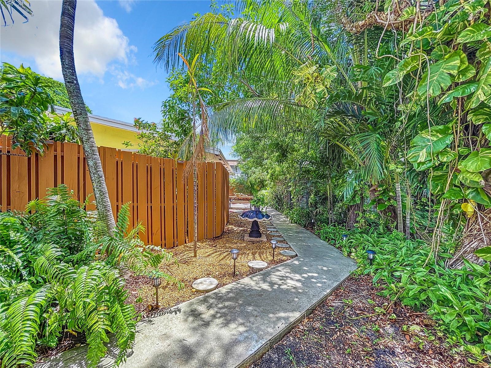 Image 6 of 52 For 1478 34th Court A-b