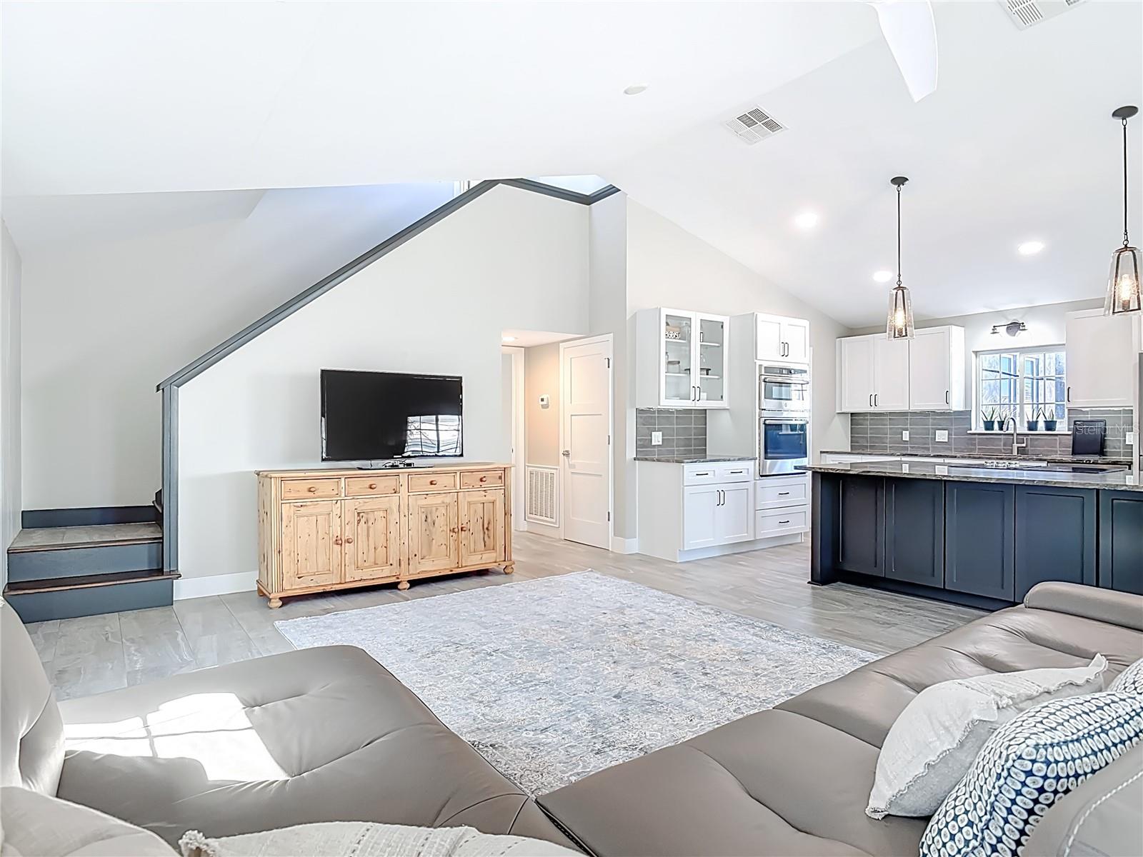 Image 13 of 54 For 6980 Atlantic Avenue