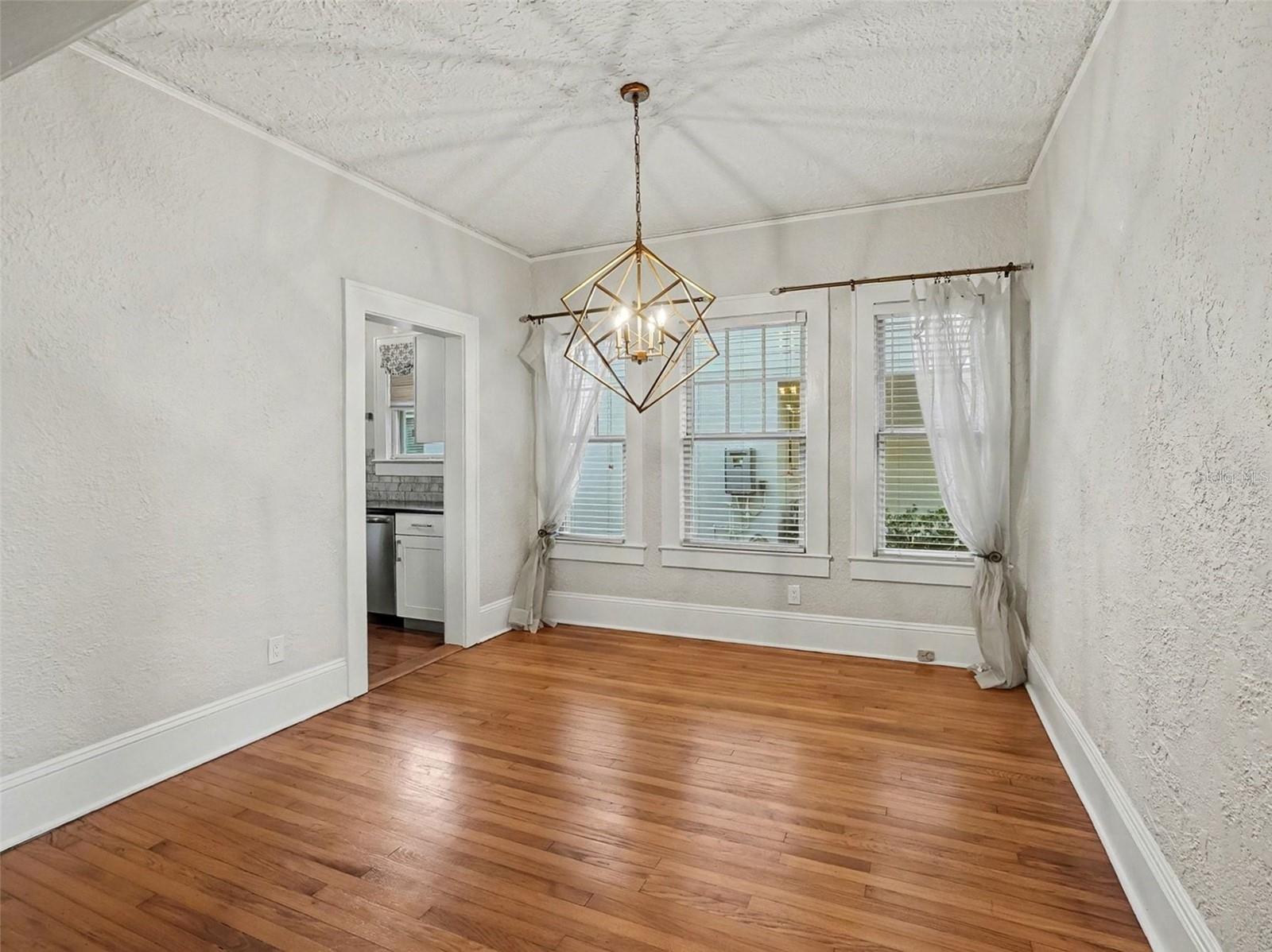 Image 8 of 26 For 1500 Berkshire Avenue