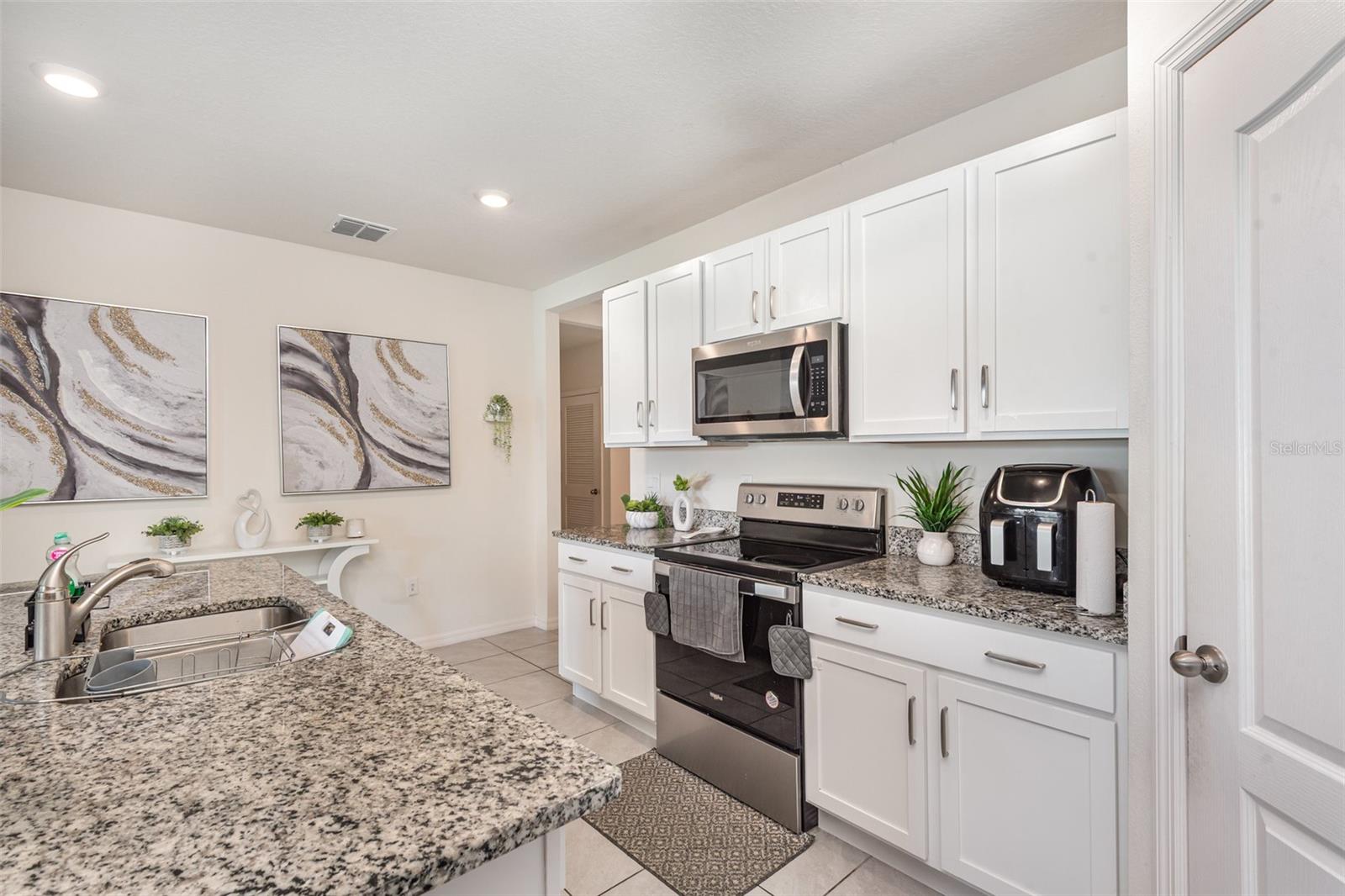 Image 10 of 29 For 1031 August Sky Drive