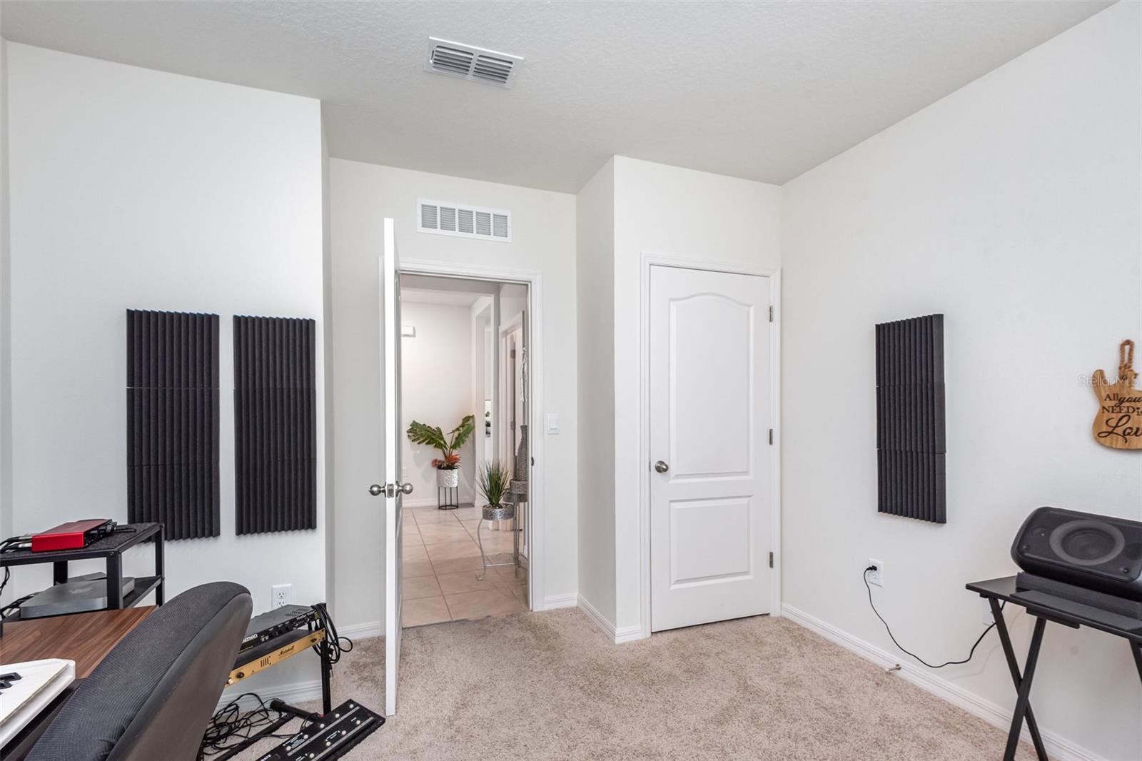 Image 20 of 29 For 1031 August Sky Drive