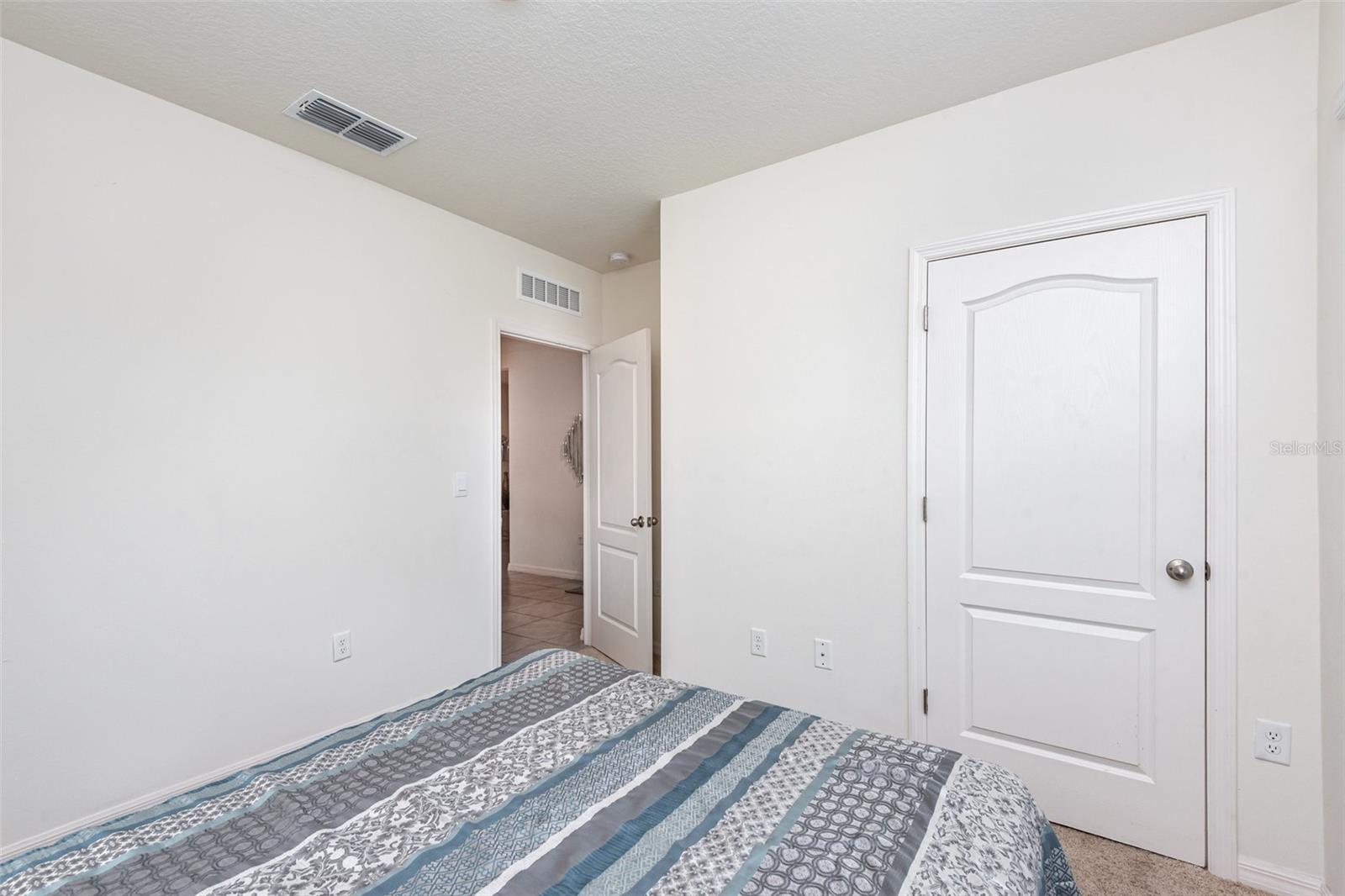 Image 22 of 29 For 1031 August Sky Drive