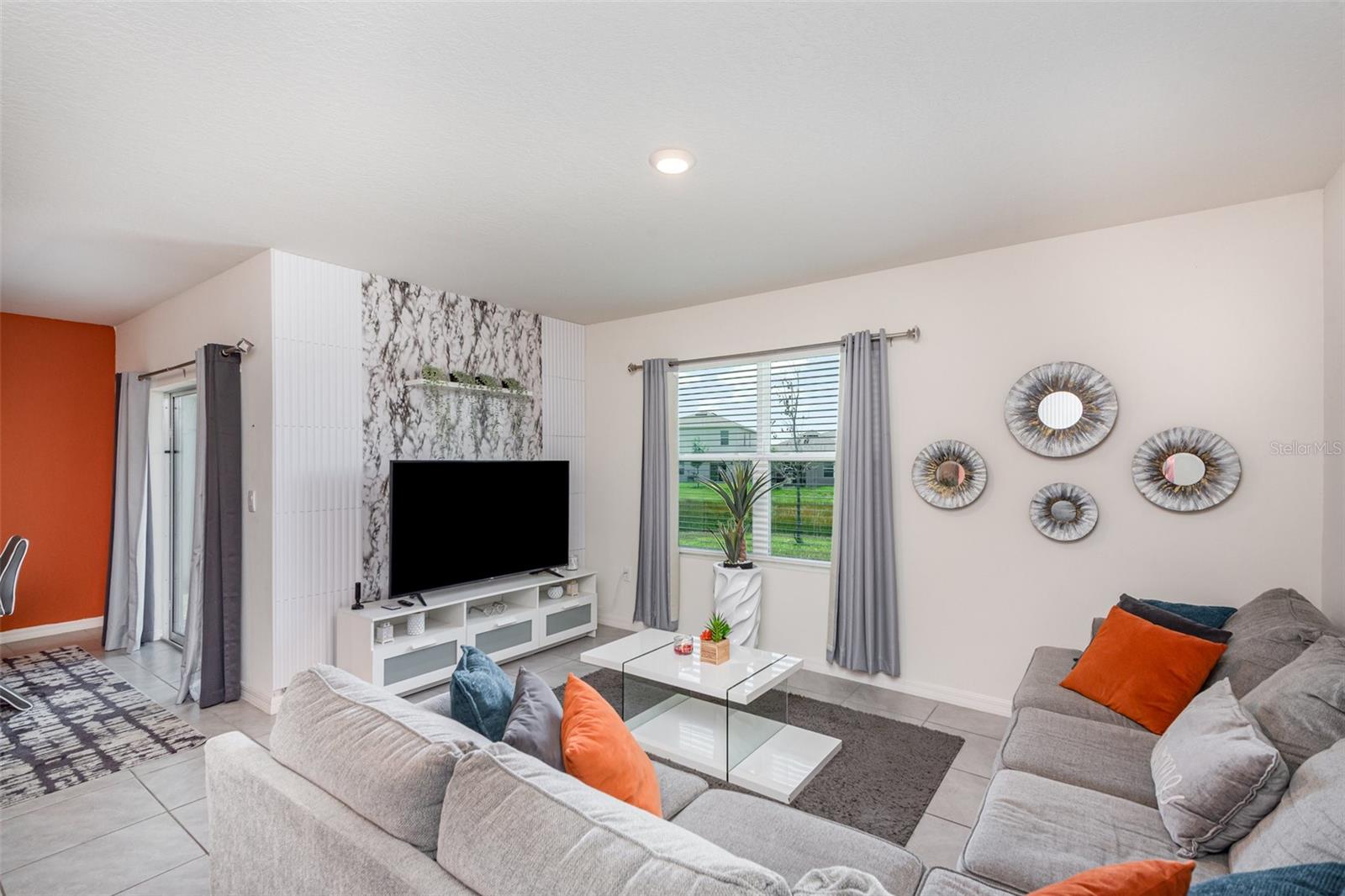 Image 4 of 29 For 1031 August Sky Drive