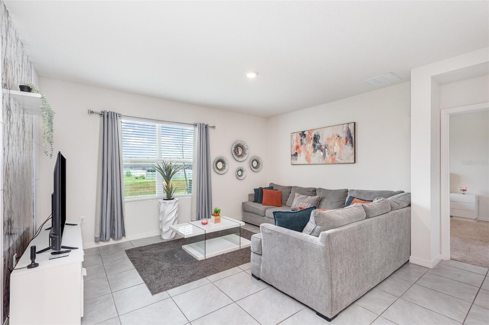 Image 5 of 29 For 1031 August Sky Drive