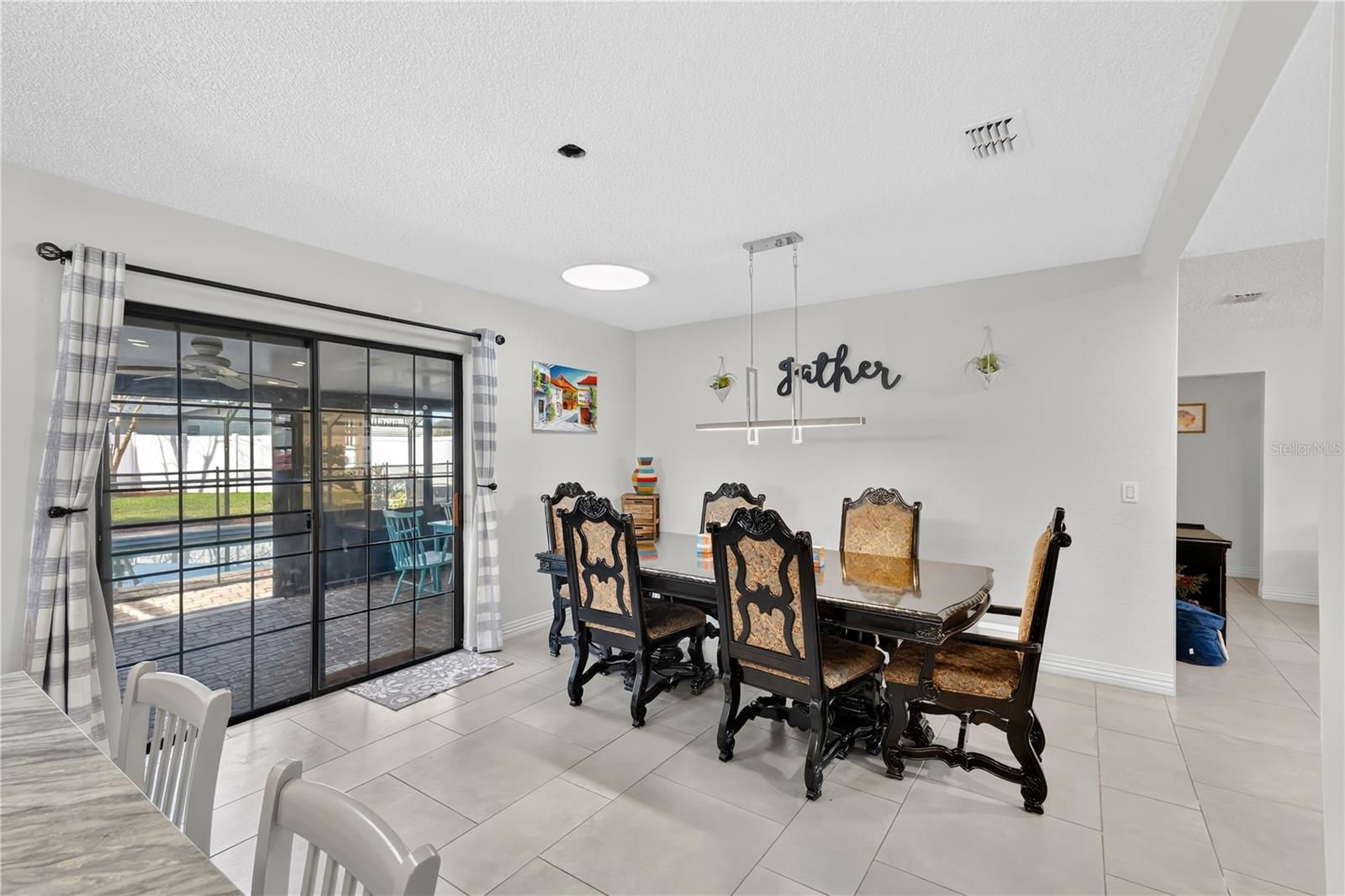 Image 15 of 37 For 2410 Sweetbriar Court