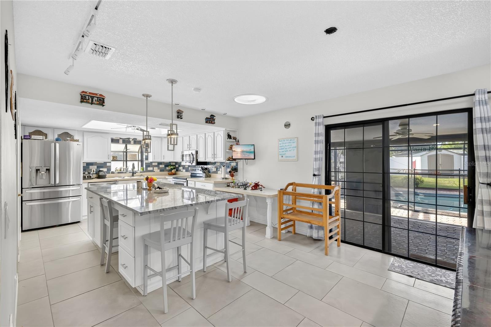 Image 18 of 37 For 2410 Sweetbriar Court