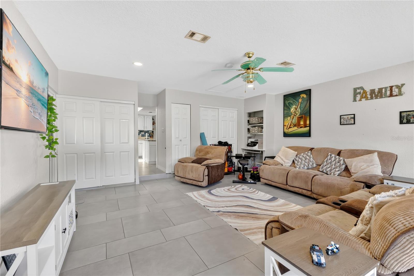 Image 20 of 37 For 2410 Sweetbriar Court