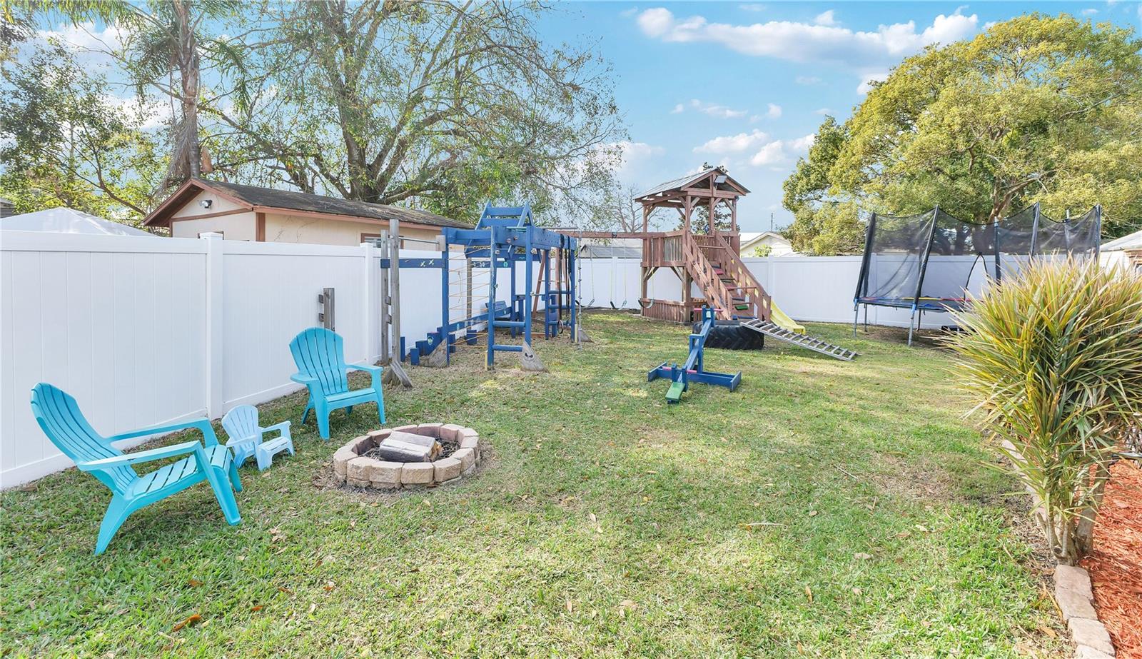 Image 5 of 37 For 2410 Sweetbriar Court