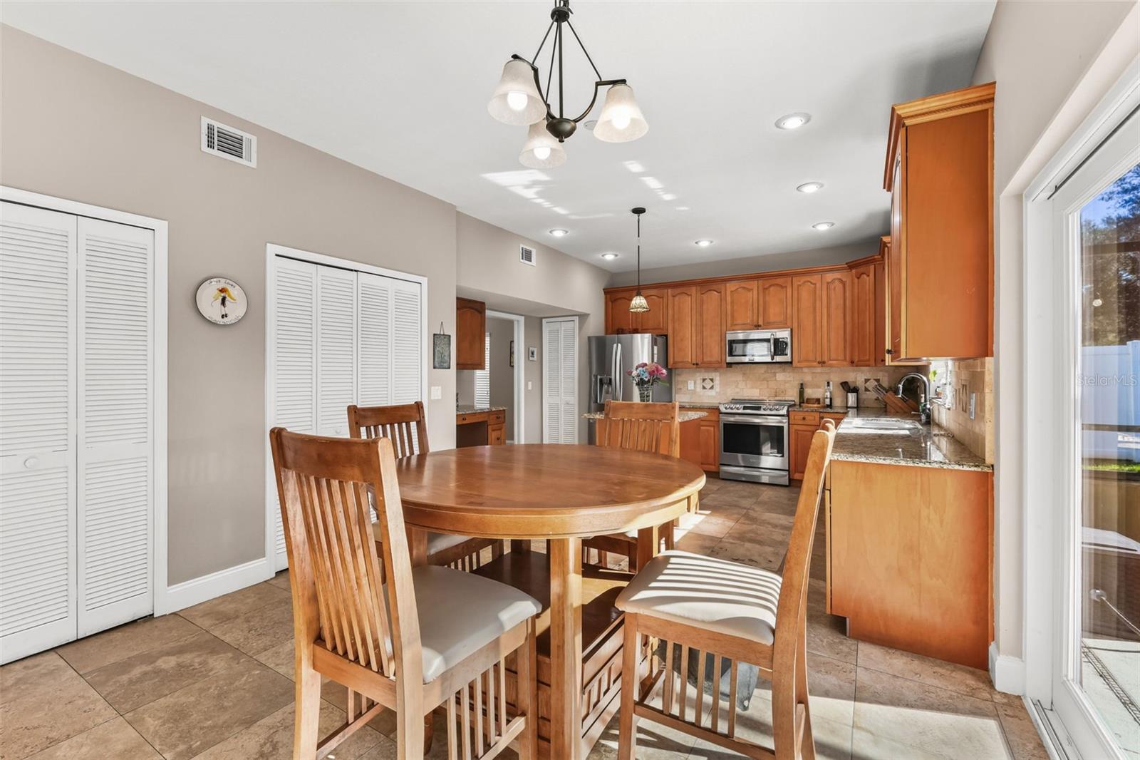 Image 17 of 86 For 2430 Turnberry Drive