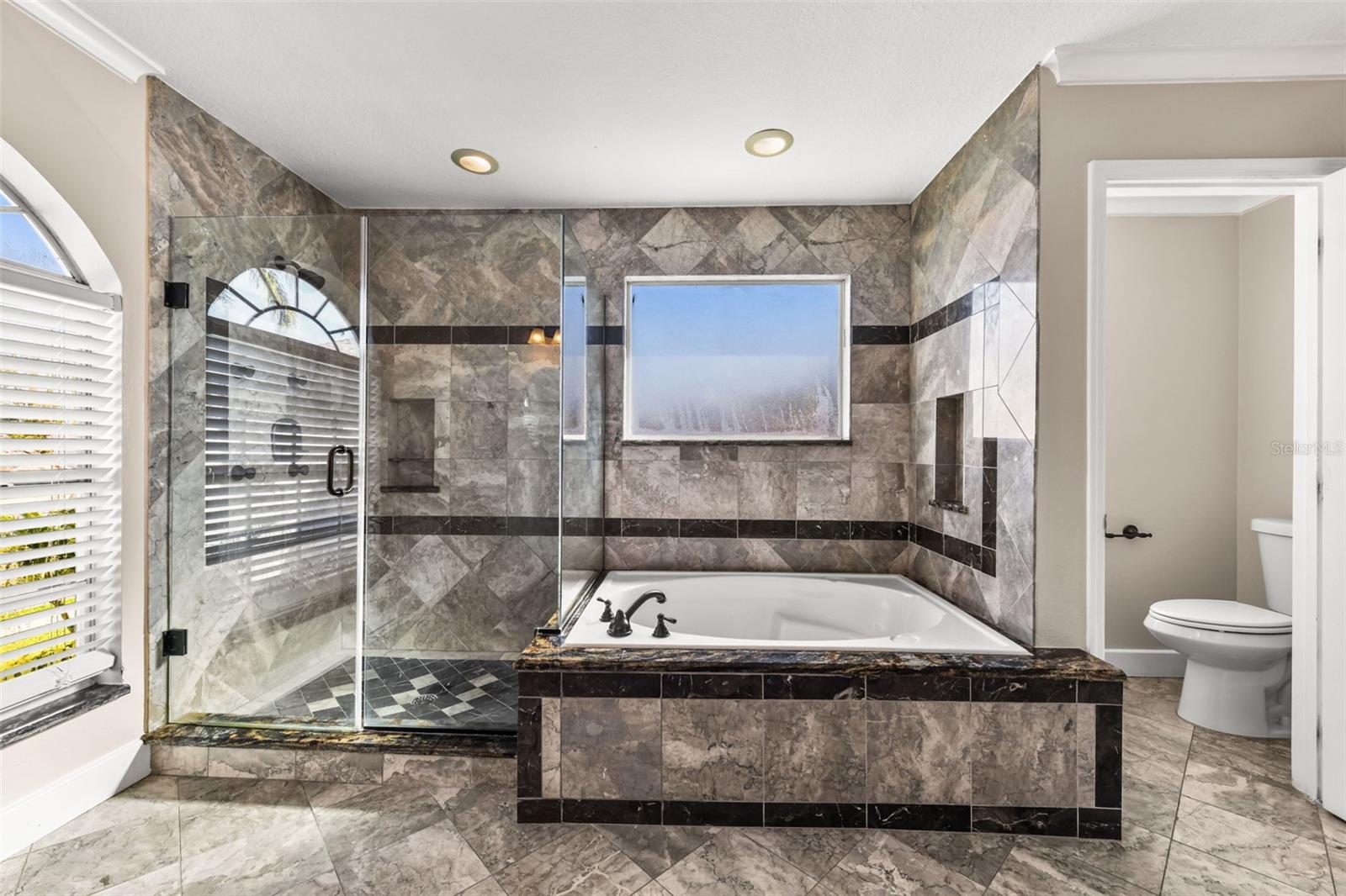 Image 39 of 86 For 2430 Turnberry Drive