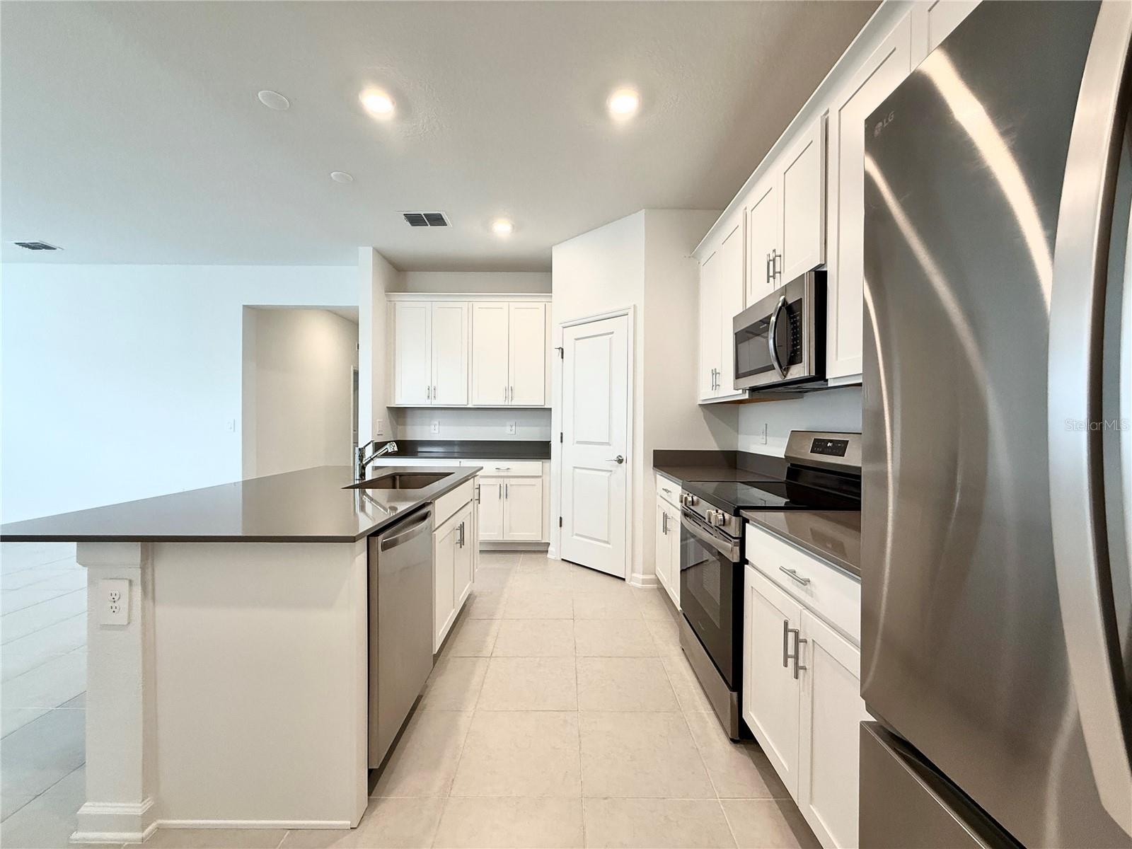 Image 11 of 19 For 3162 Armstrong Avenue