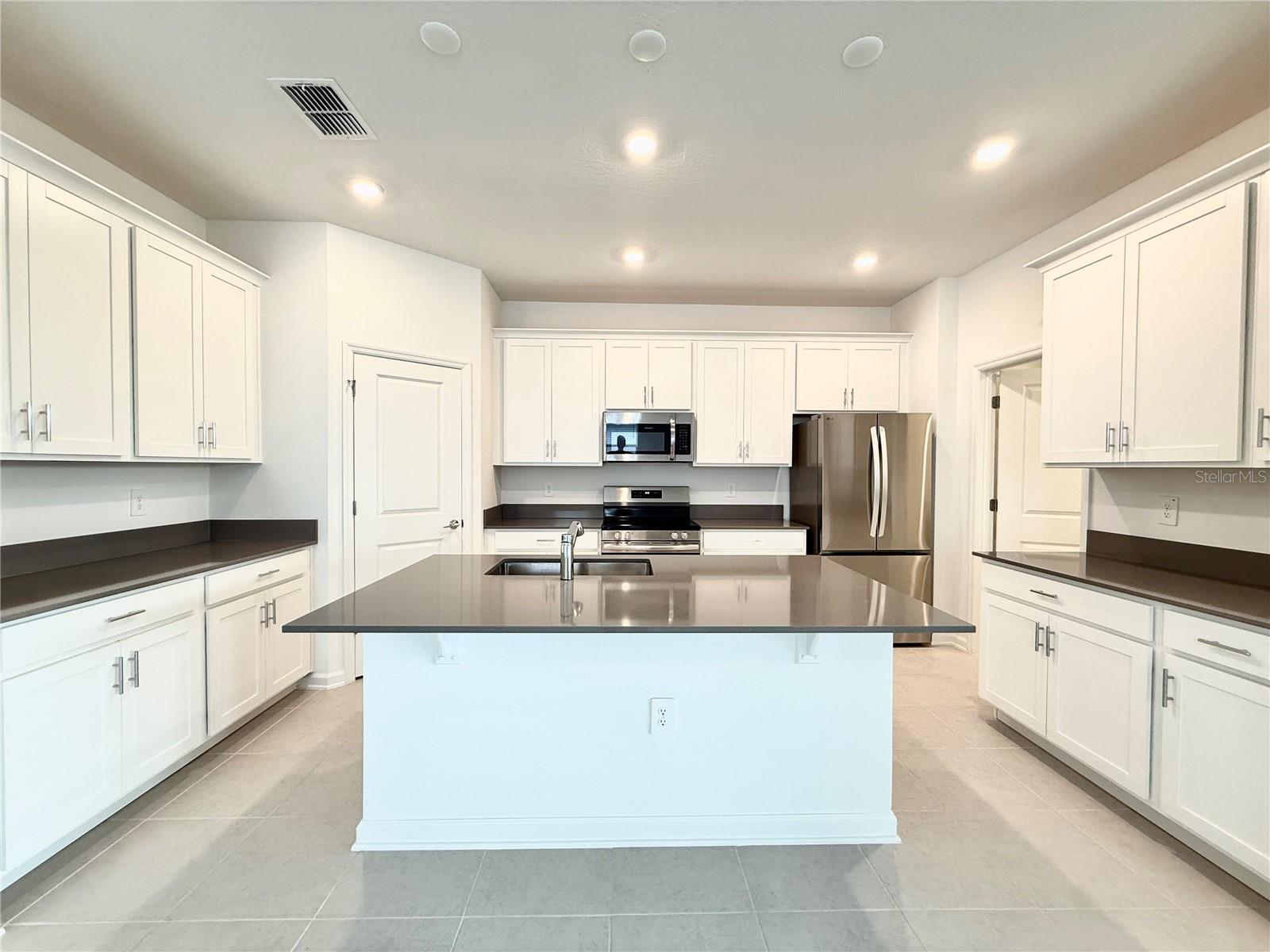 Image 13 of 19 For 3162 Armstrong Avenue