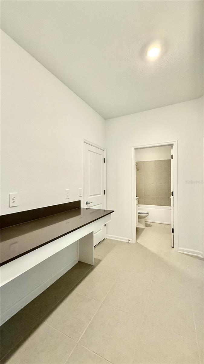 Image 5 of 19 For 3162 Armstrong Avenue